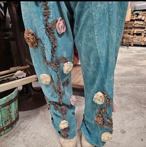 RB60 A Rare Bird Floral Embellished Rose Pants